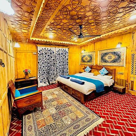 New Zealand Group Of Houseboats Hotel Srinagar  Exterior photo