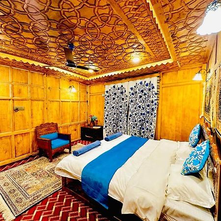 New Zealand Group Of Houseboats Hotel Srinagar  Exterior photo