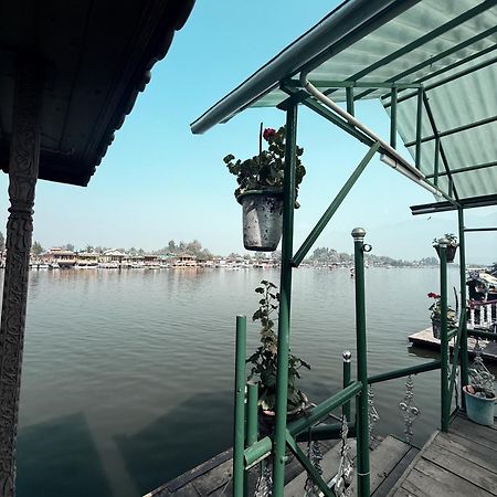 New Zealand Group Of Houseboats Hotel Srinagar  Exterior photo