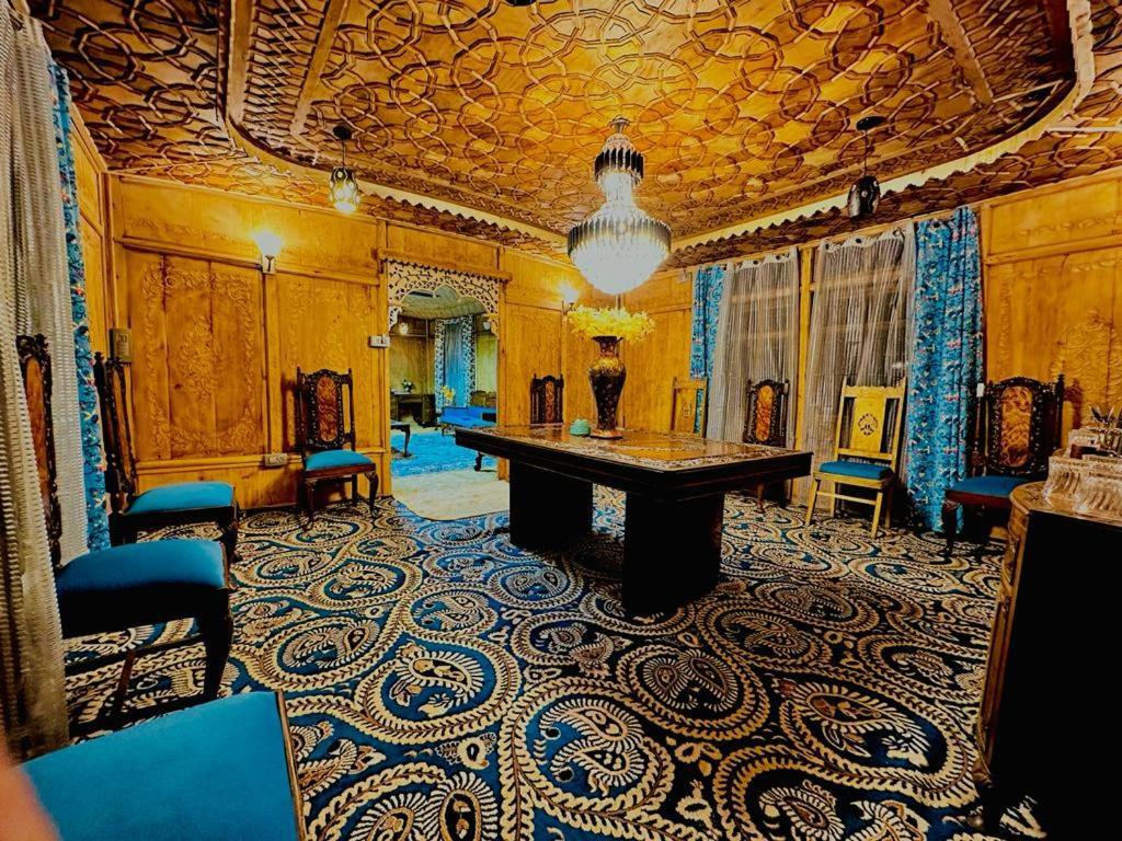 New Zealand Group Of Houseboats Hotel Srinagar  Exterior photo