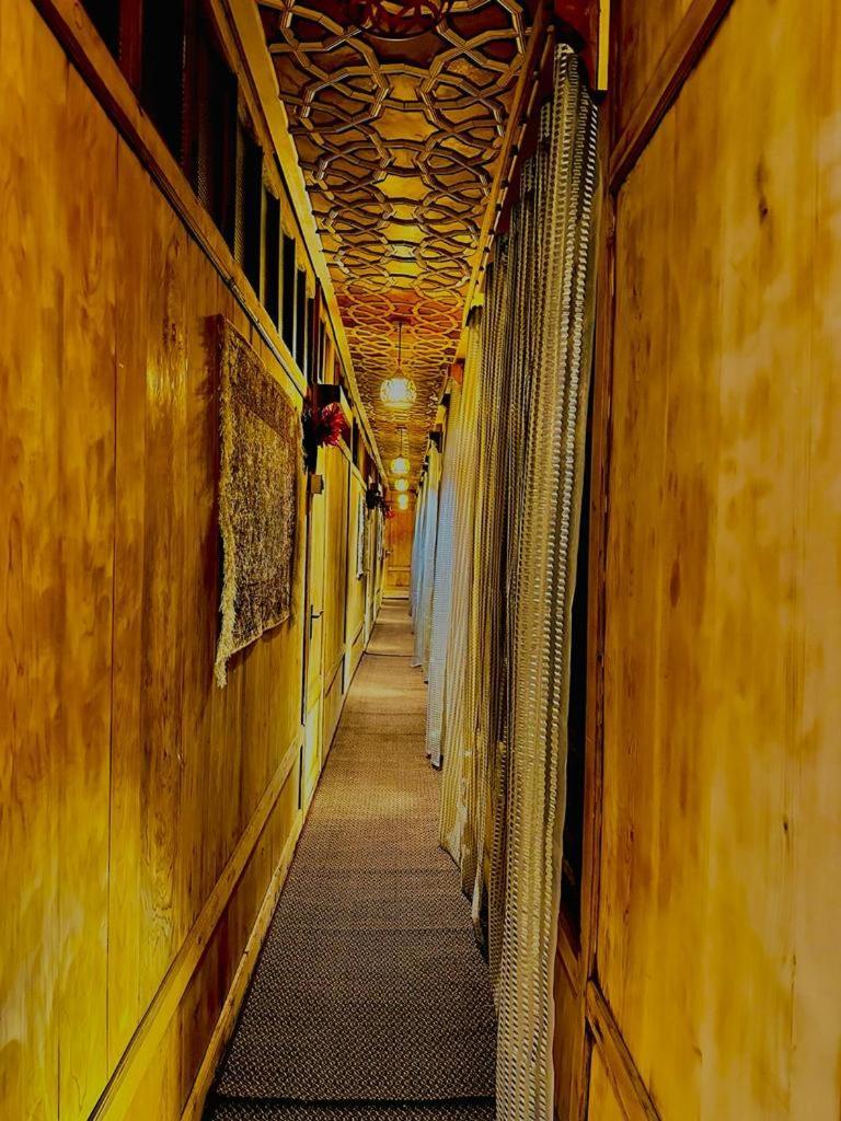 New Zealand Group Of Houseboats Hotel Srinagar  Exterior photo